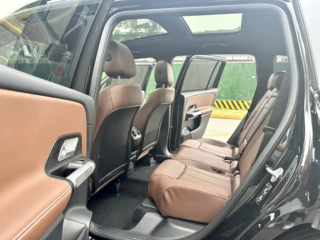 MERCEDES BENZ GLB 2023