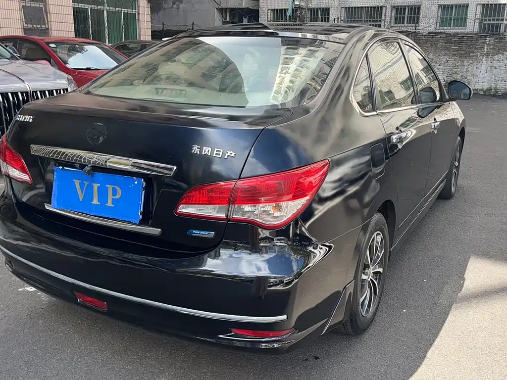 NISSAN SYLPHY 2013
