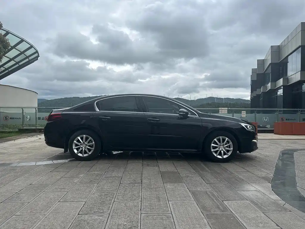 PEUGEOT 508 2015