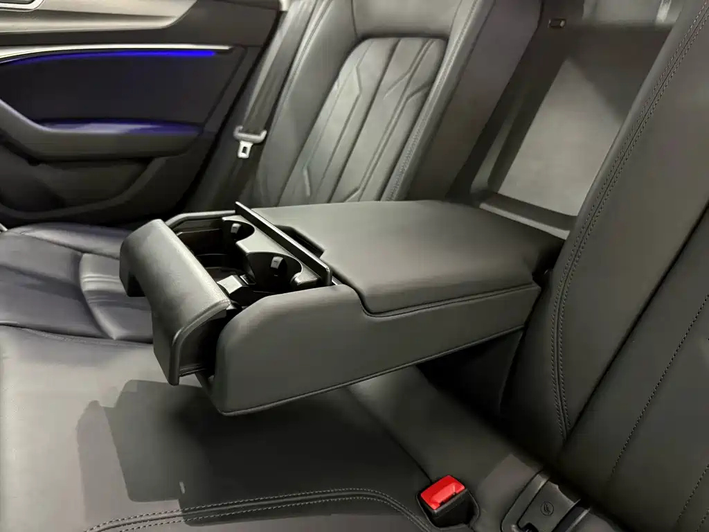 AUDI A7 2023
