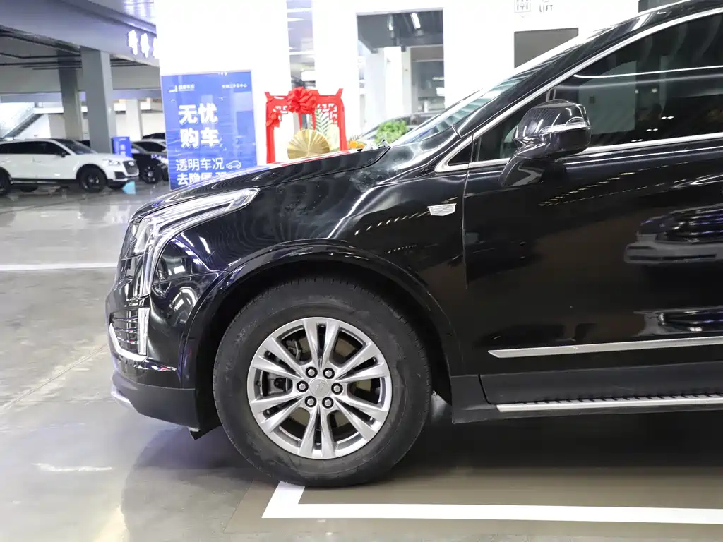 CADILLAC XT5 2021