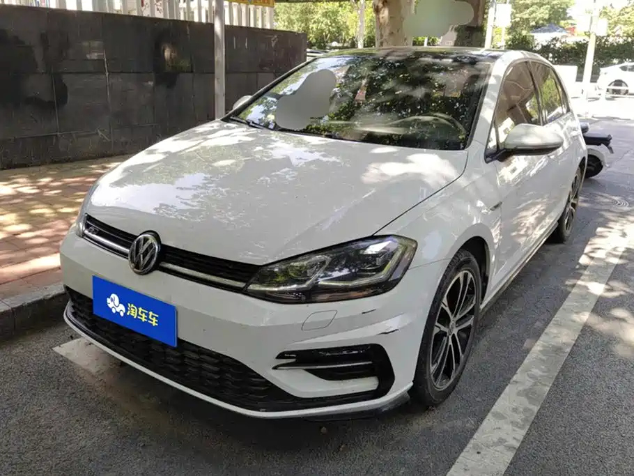 VOLKSWAGEN GOLF 2020