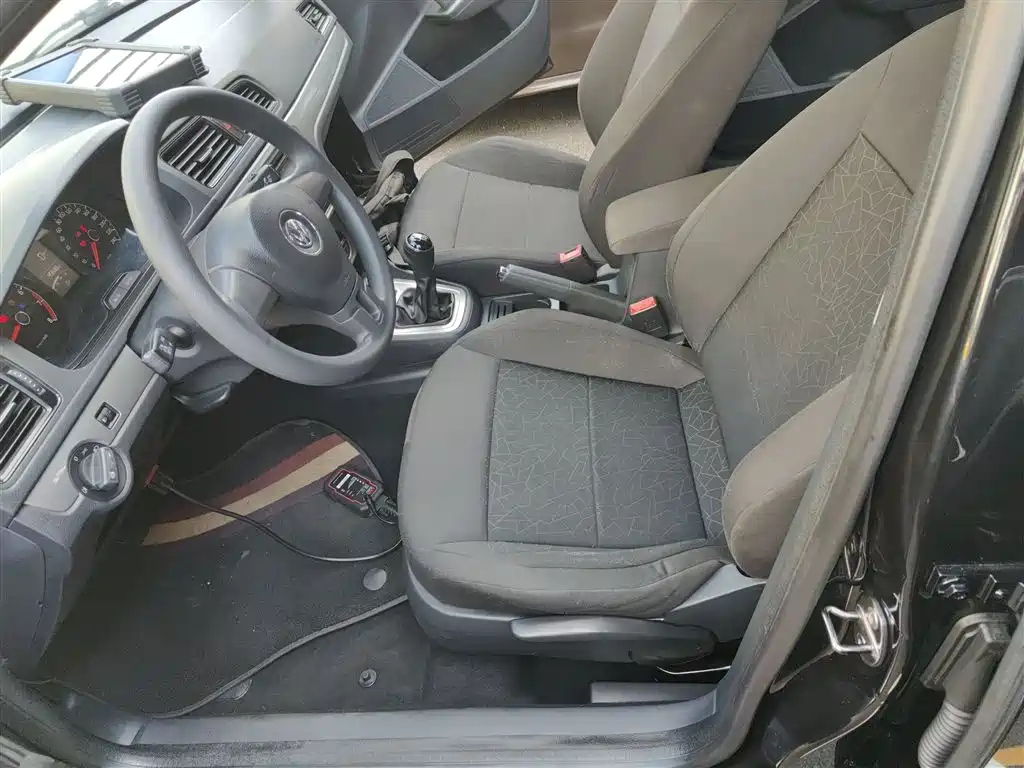 VOLKSWAGEN LAVIDA 2013