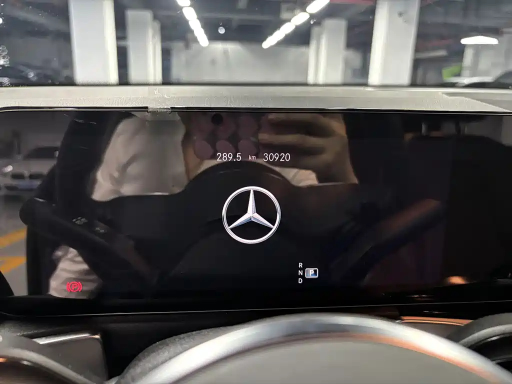 MERCEDES BENZ GLB 2023