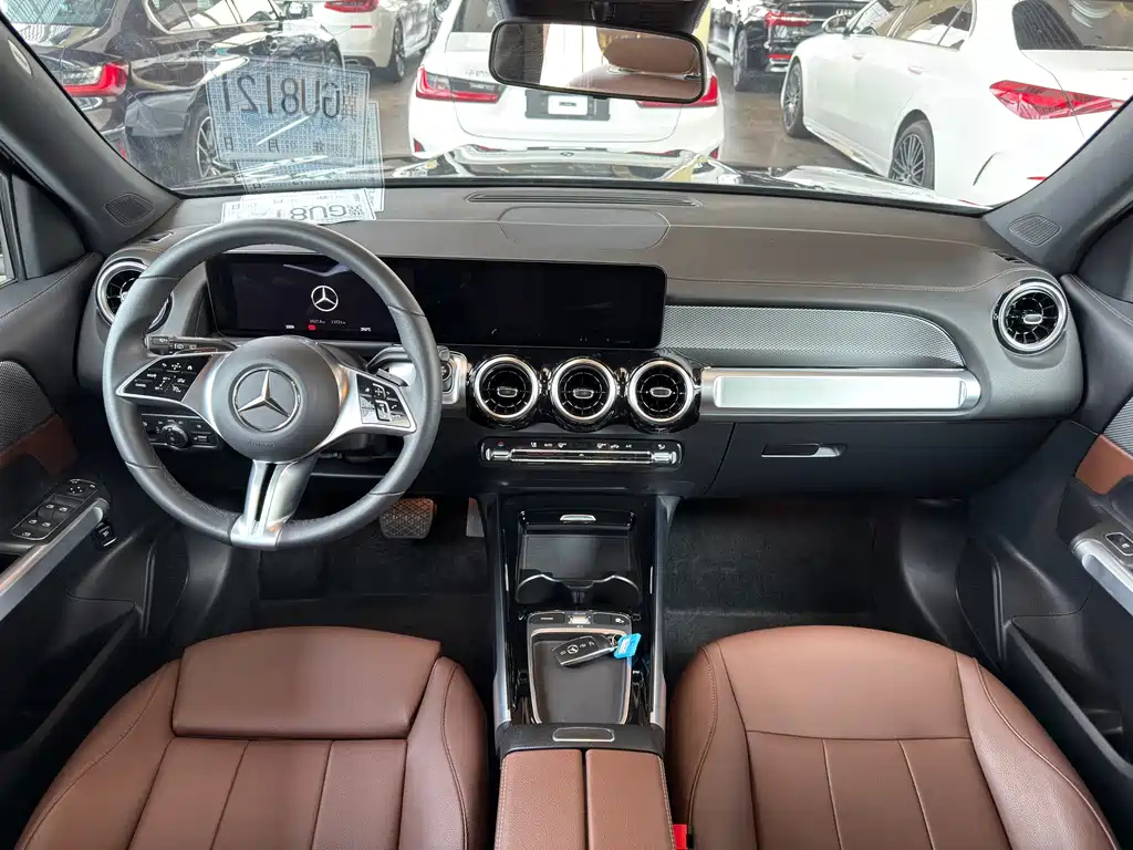 MERCEDES BENZ GLB 2024