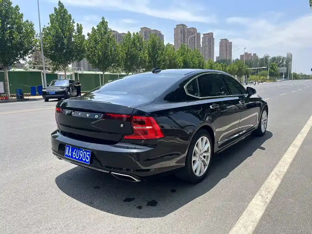 VOLVO S90 2020
