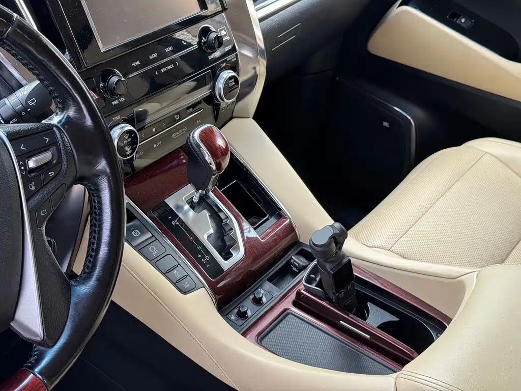 TOYOTA ALPHARD 2018