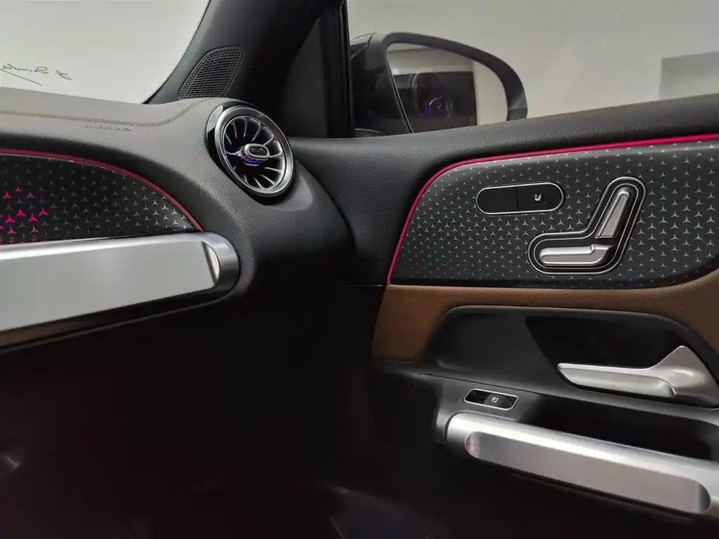 MERCEDES BENZ GLB 2020