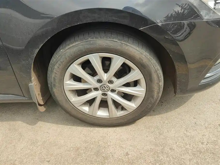 VOLKSWAGEN LAVIDA 2017