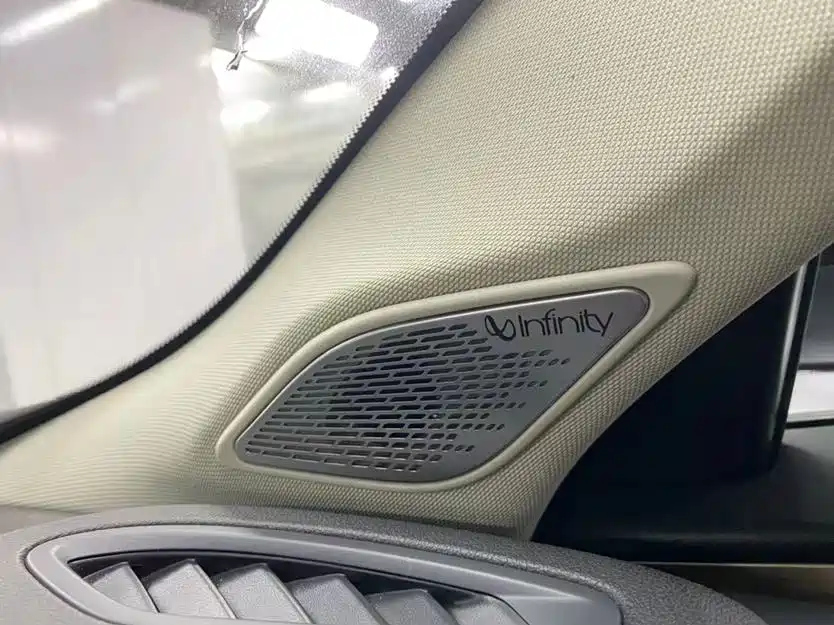 LYNK&CO 01 2019