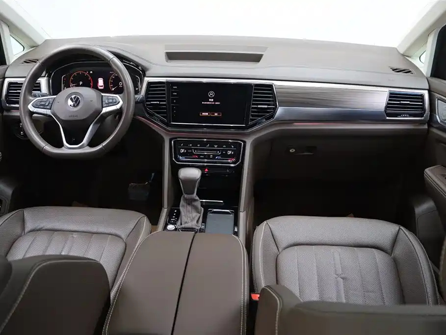 VOLKSWAGEN VILORAN 2020