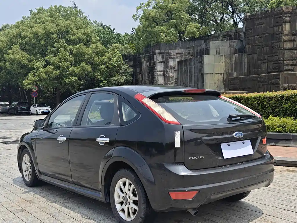 FORD FOCUS 2011