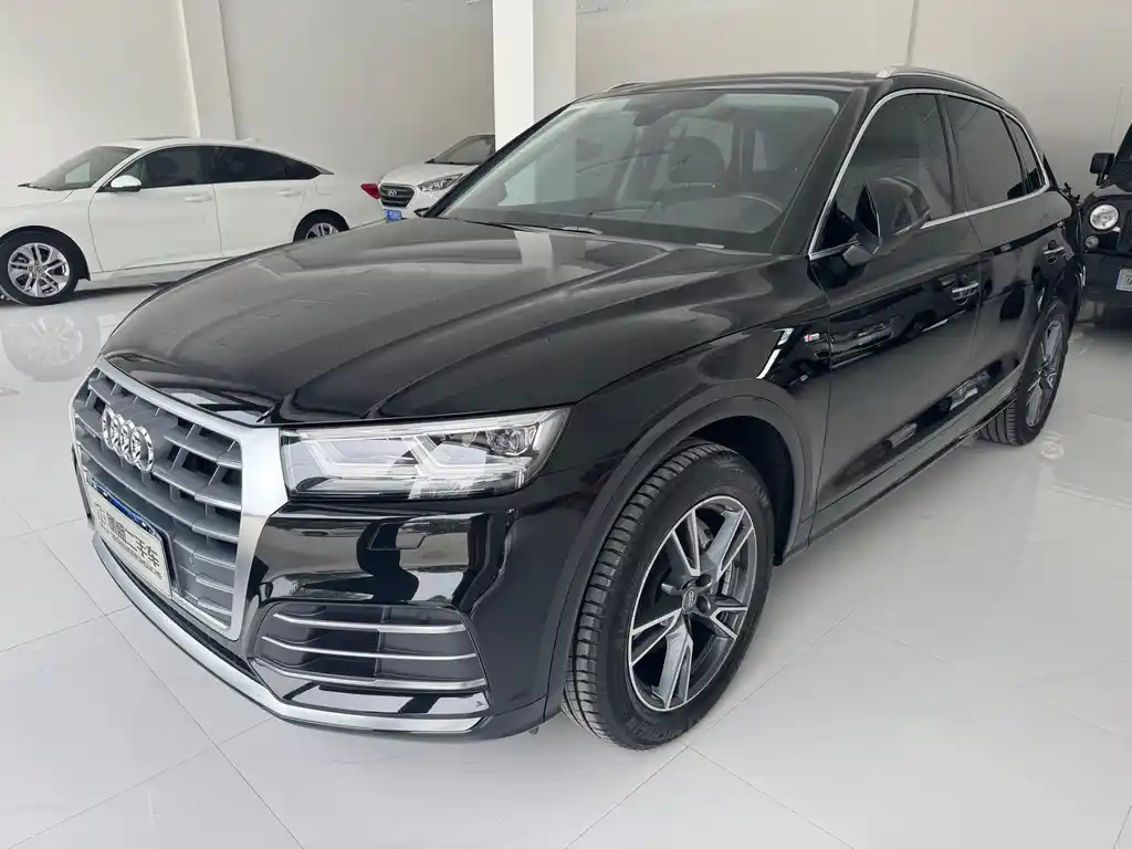 AUDI Q5L 2021