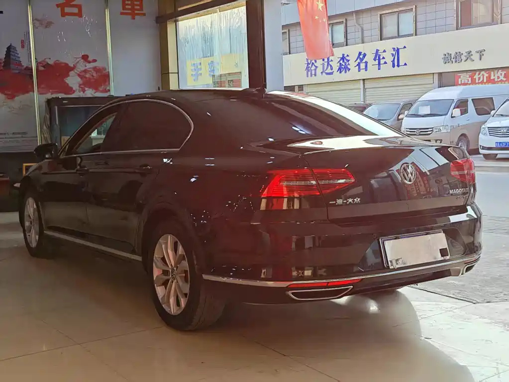 VOLKSWAGEN MAGOTAN 2019
