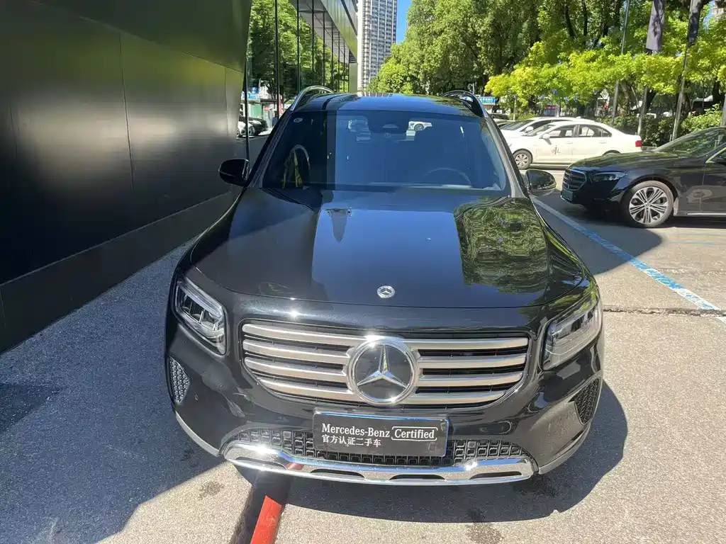 MERCEDES BENZ GLB 2024