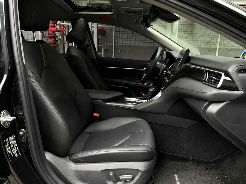 TOYOTA CAMRY 2023