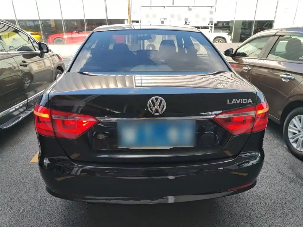VOLKSWAGEN LAVIDA 2013