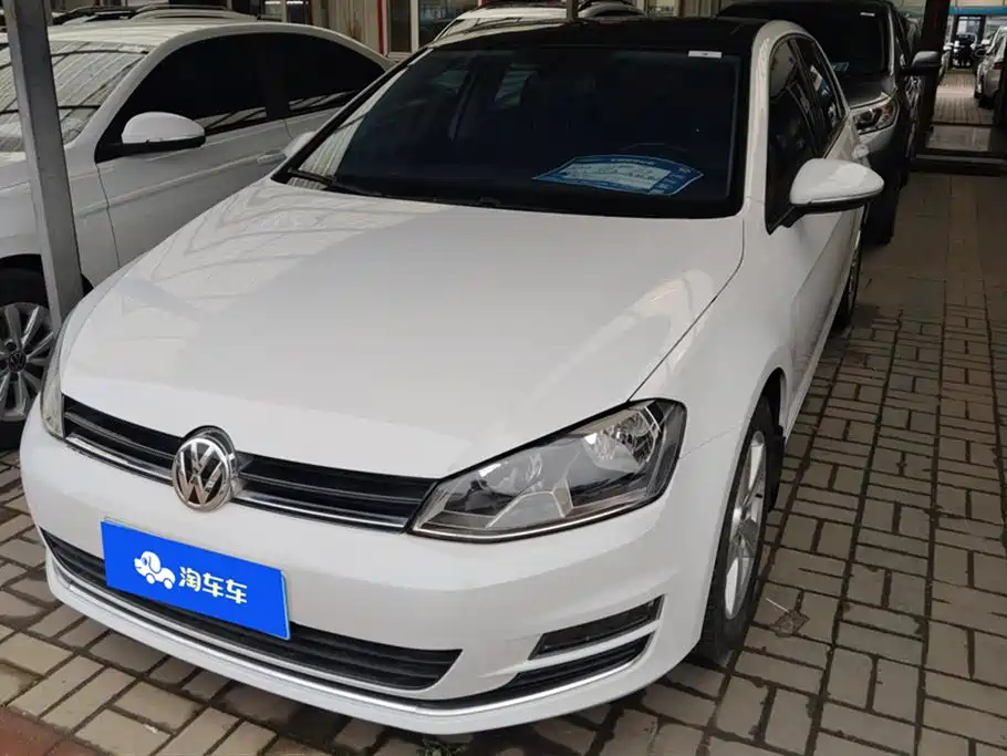 VOLKSWAGEN GOLF 2015