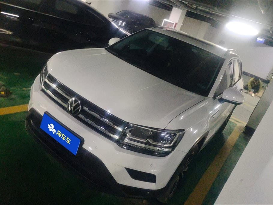 VOLKSWAGEN THARU 2022