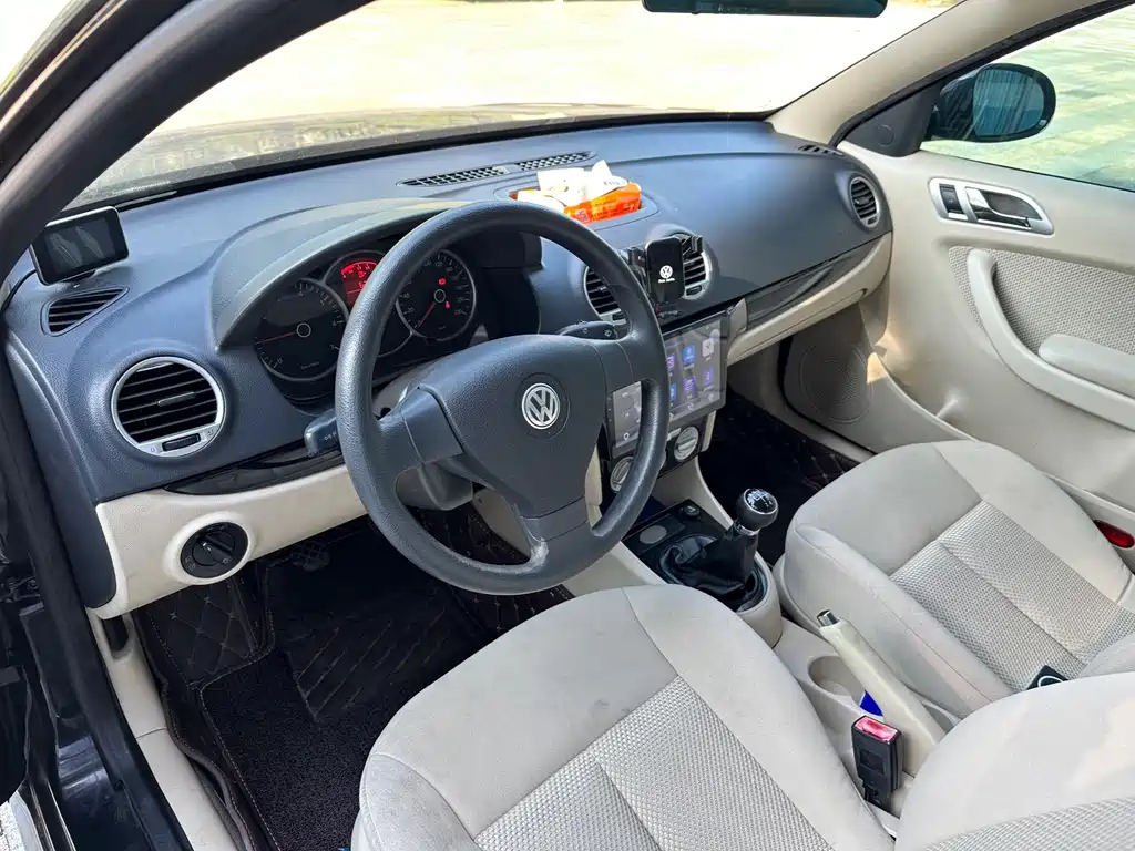 VOLKSWAGEN LAVIDA 2010
