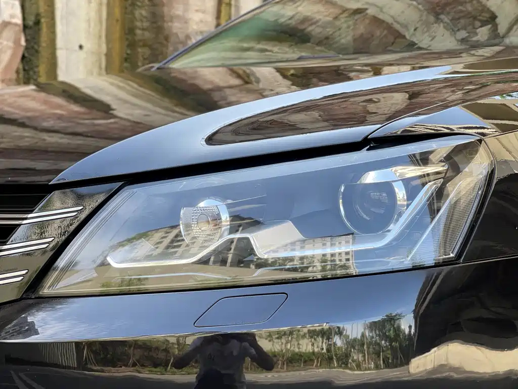 VOLKSWAGEN PASSAT 2014