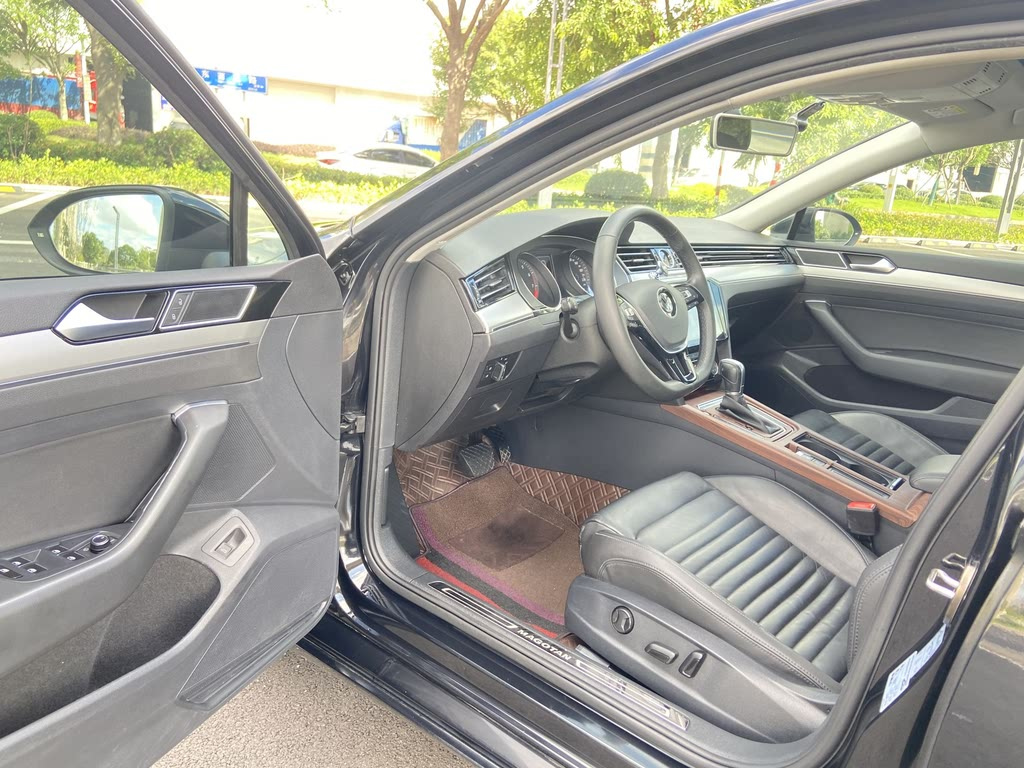 VOLKSWAGEN MAGOTAN 2018
