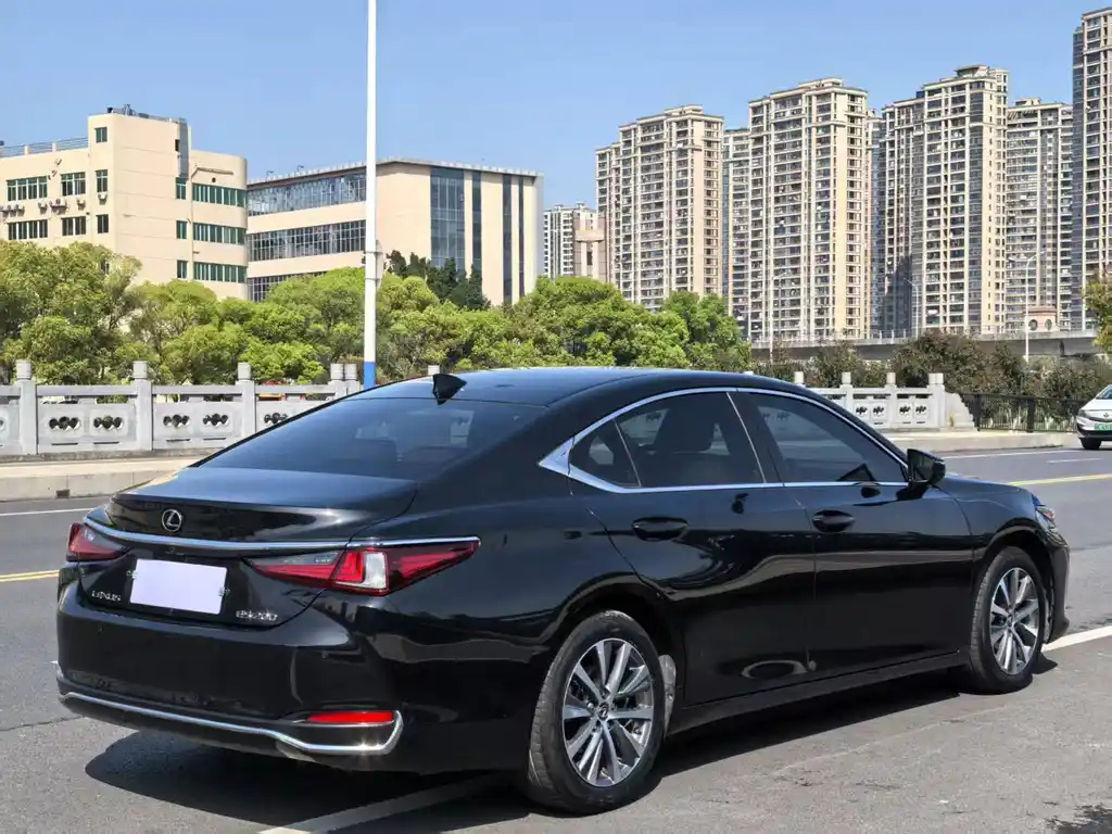 LEXUS ES 2021