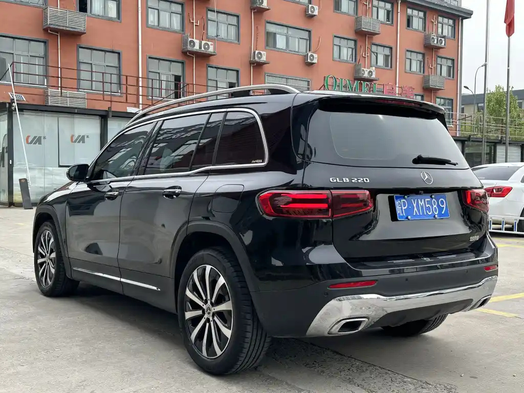 MERCEDES BENZ GLB 2024
