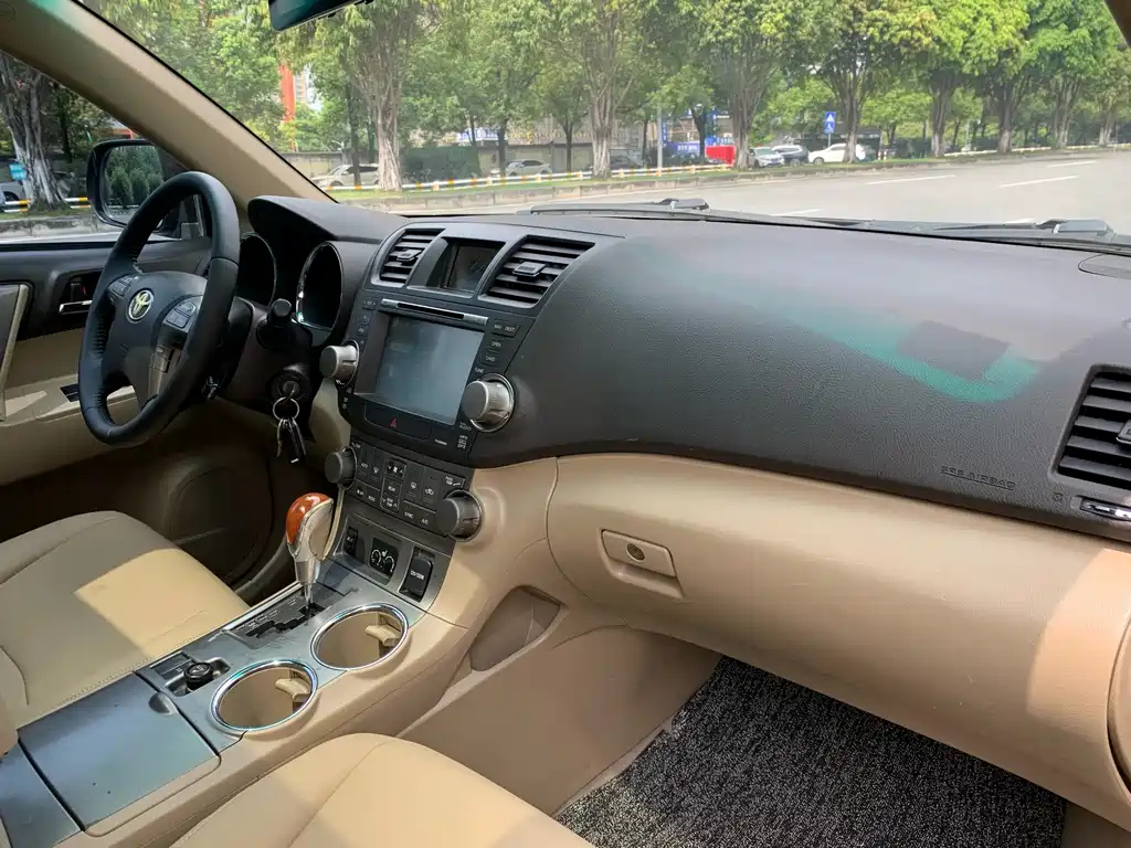 TOYOTA HIGHLANDER 2009