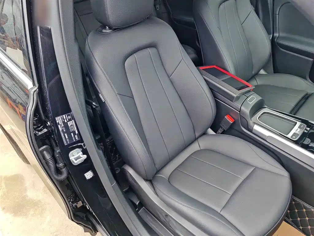 MERCEDES BENZ GLB 2024