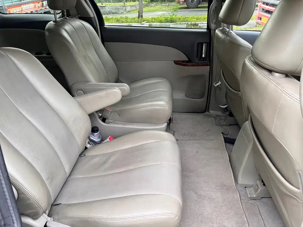 BYD M6 2015