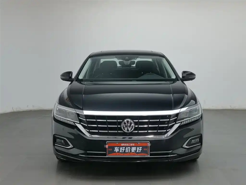 VOLKSWAGEN PASSAT 2019