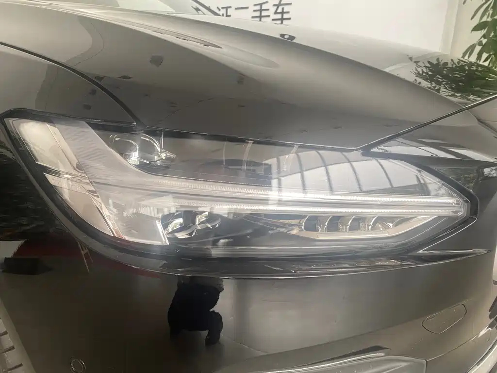 VOLVO S90 2024