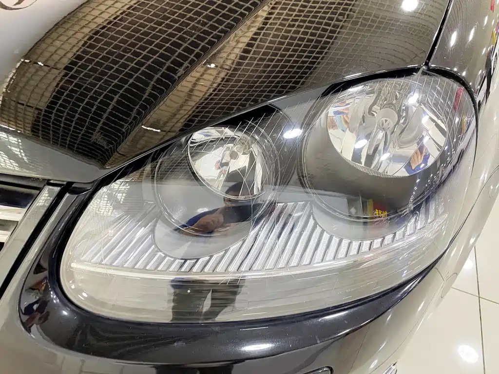 VOLKSWAGEN SAGITAR 2011