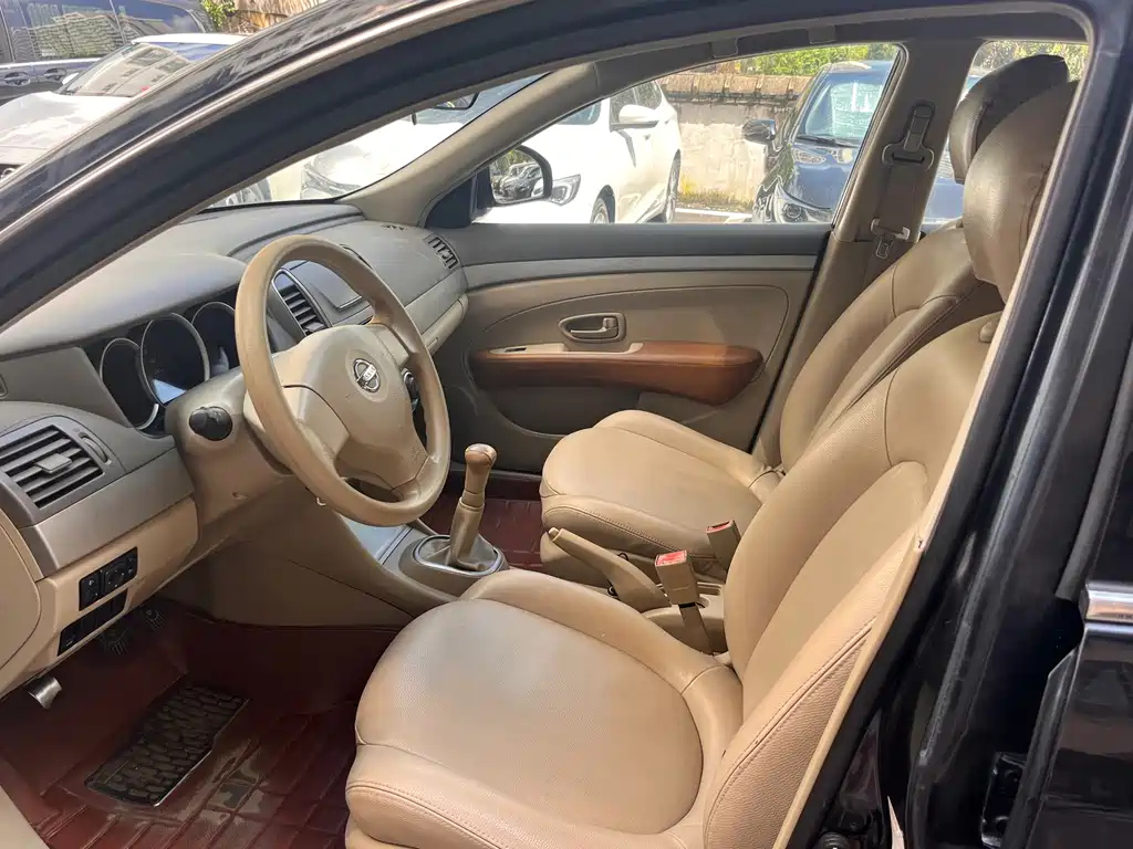 NISSAN SYLPHY 2013