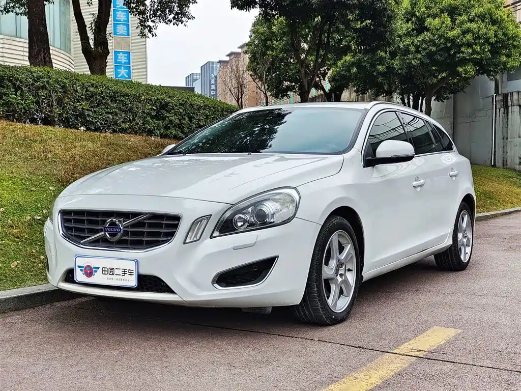 VOLVO V60 2013