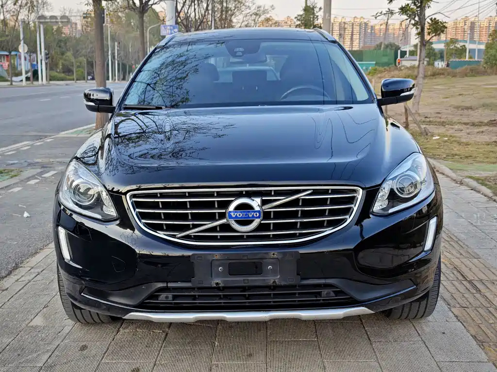 VOLVO XC60 2017