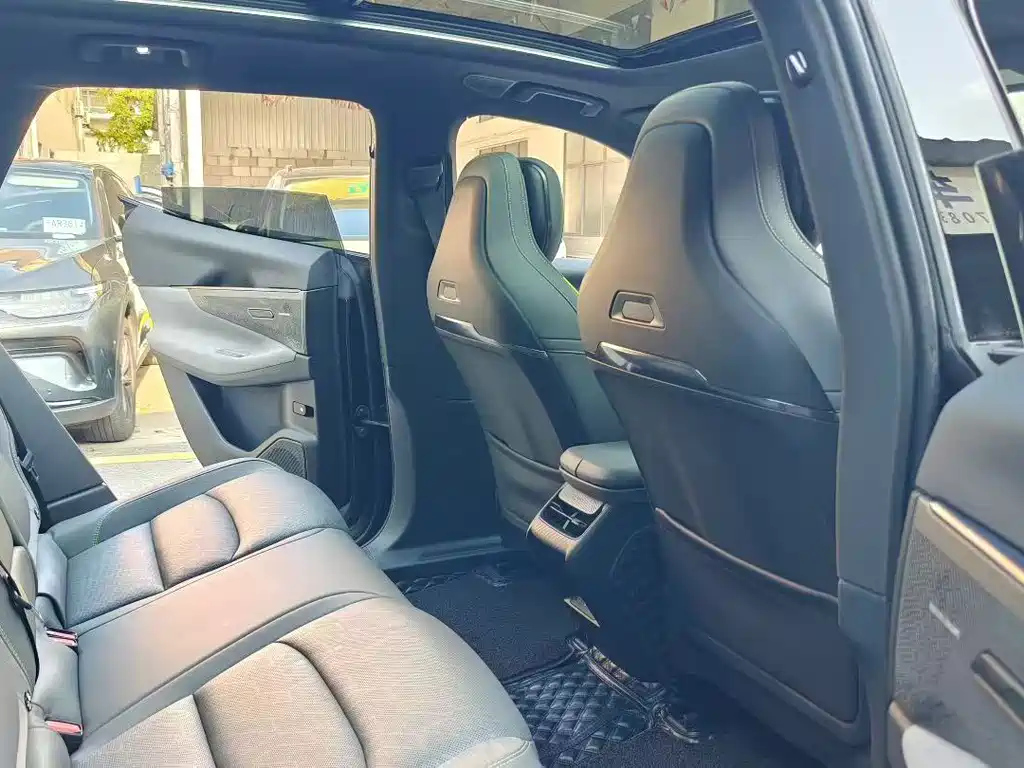 LYNK&CO 08 NEW ENERGY 2024