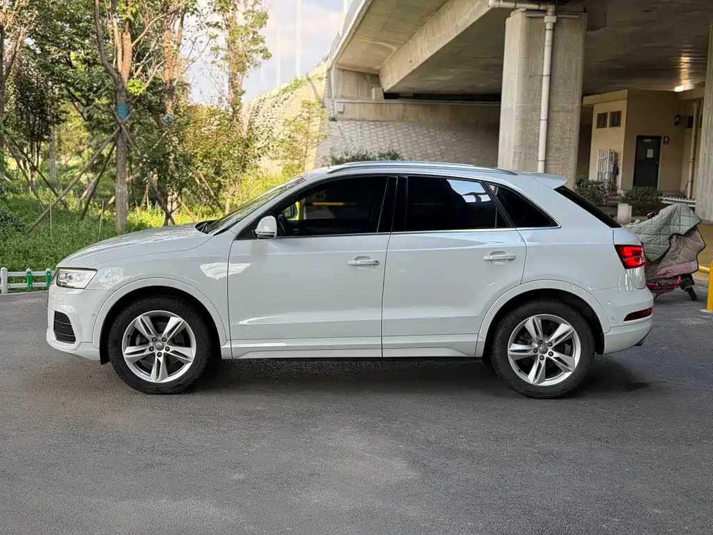 AUDI Q3 2017