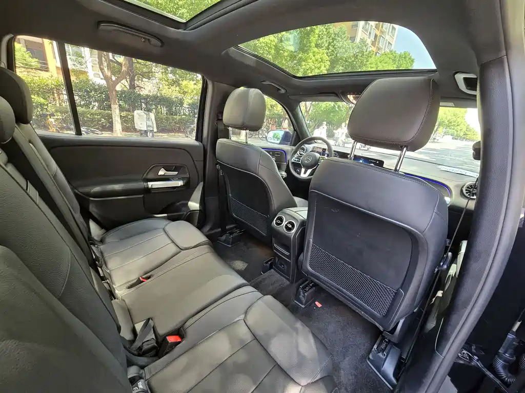 MERCEDES BENZ GLB 2023