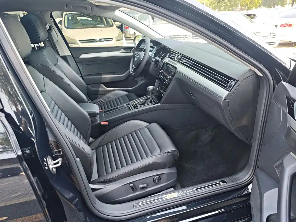 VOLKSWAGEN MAGOTAN 2018