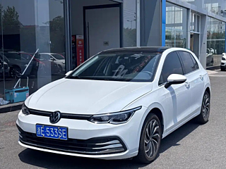 VOLKSWAGEN GOLF 2023