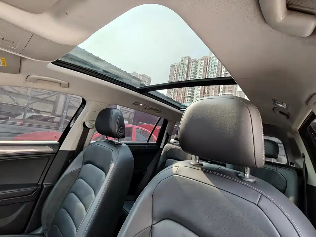 VOLKSWAGEN TIGUAN L 2021