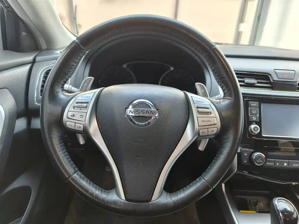 NISSAN TEANA 2016