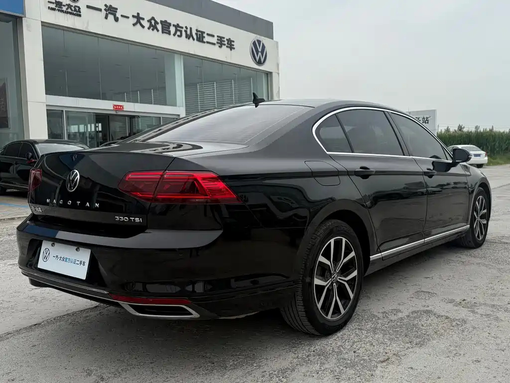 VOLKSWAGEN MAGOTAN 2021