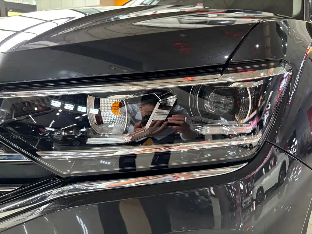 VOLKSWAGEN TAYRON 2020