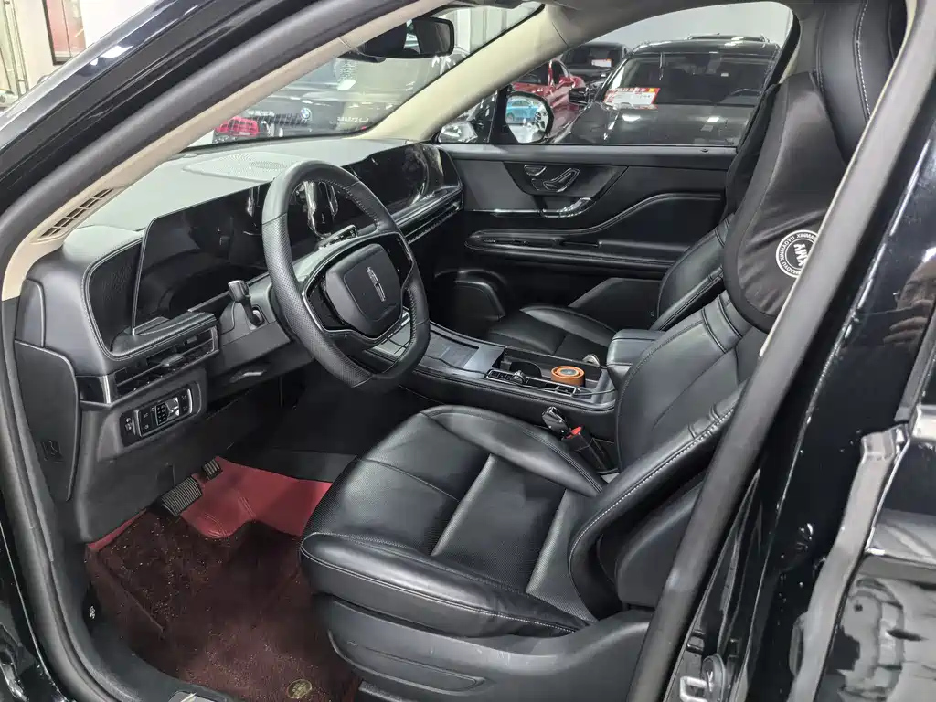 LINCOLN ADVENTURER 2024