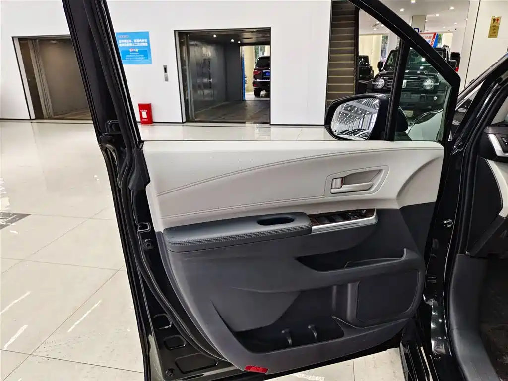 TOYOTA SIENNA SIENNA 2023