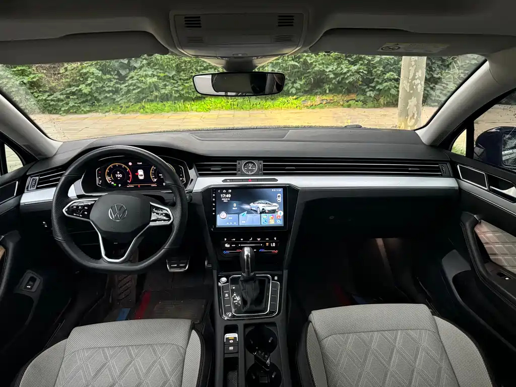 VOLKSWAGEN MAGOTAN 2023