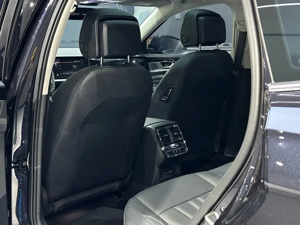 VOLKSWAGEN PASSAT 2025